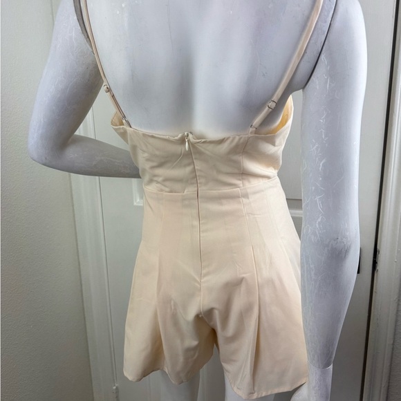 Mable Women's Cream Romper Size Small.  #110 - Picture 8 of 12